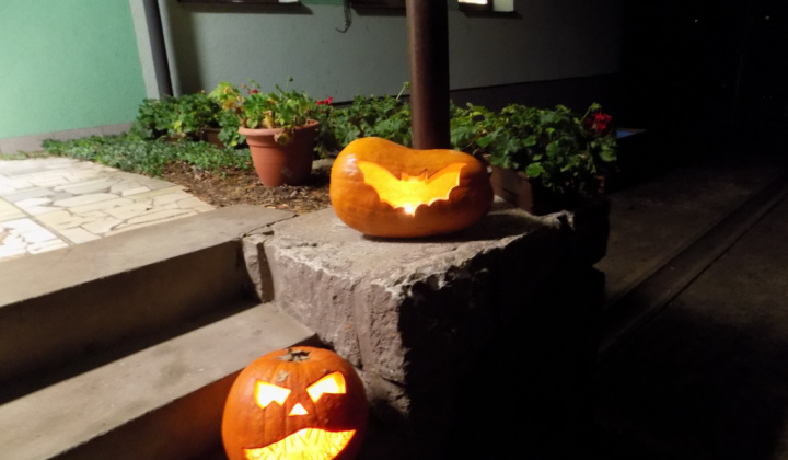 18. fotógaléria fotózás 2022| IV. HALLOWEEN bál-ples