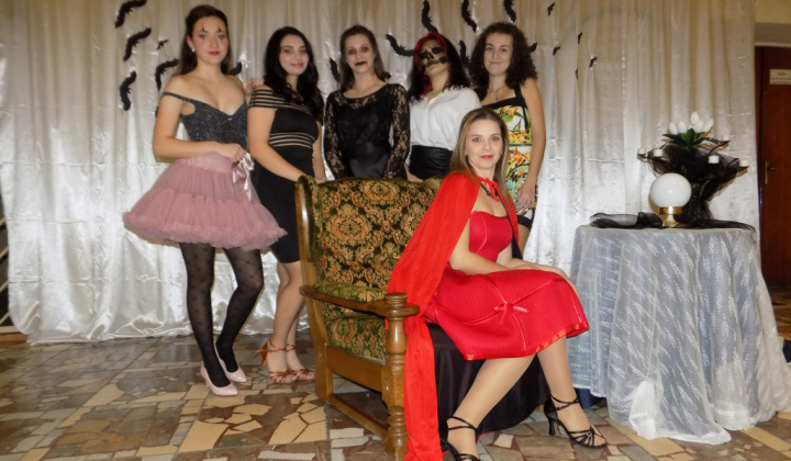 21. fotógaléria fotózás 2022| IV. HALLOWEEN bál-ples