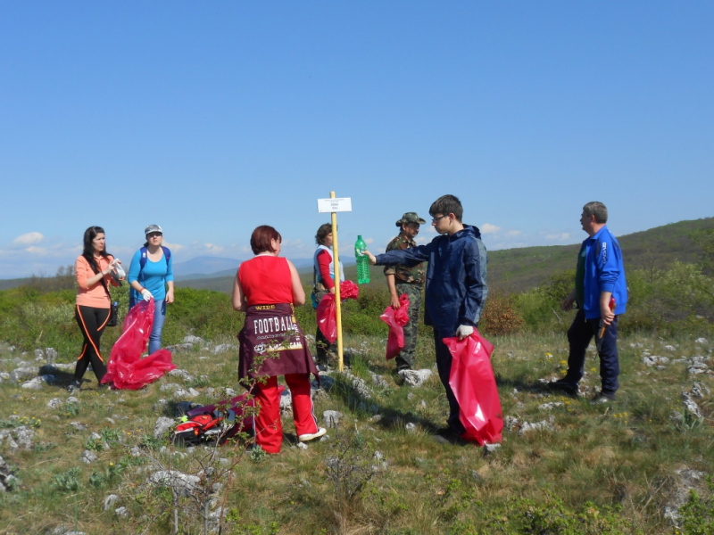 2015/ A tanösvény tisztítása - Čistenie náučného chodníka