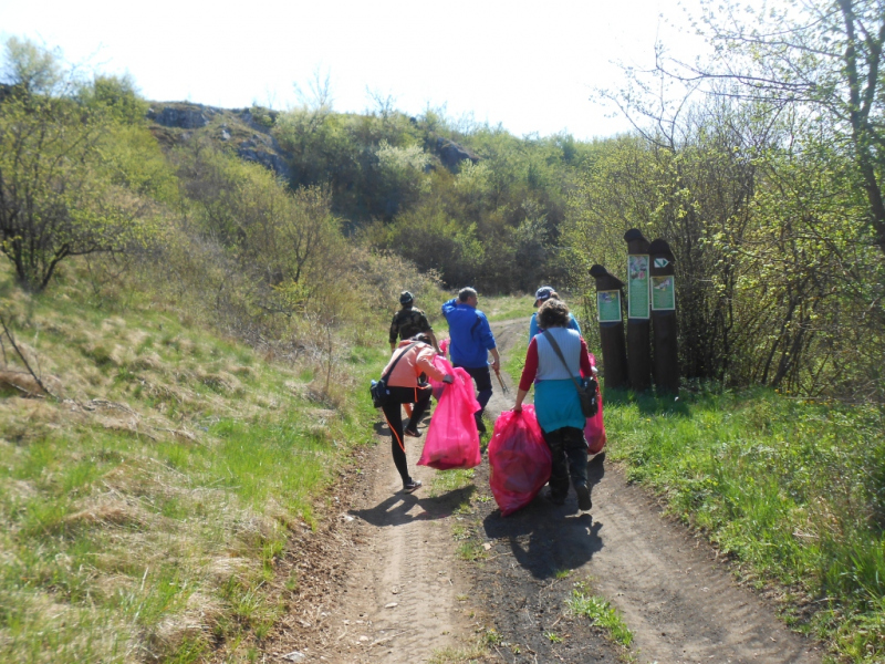 2015/ A tanösvény tisztítása - Čistenie náučného chodníka