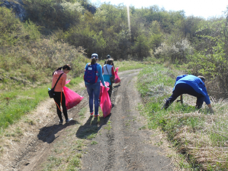 2015/ A tanösvény tisztítása - Čistenie náučného chodníka