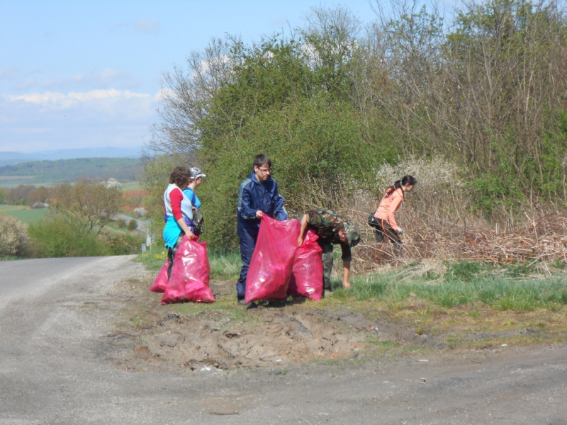 2015/ A tanösvény tisztítása - Čistenie náučného chodníka