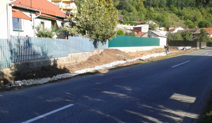 1. fotografia fotogalérie Projekty / Parčík vedľa autobusovej zastávky