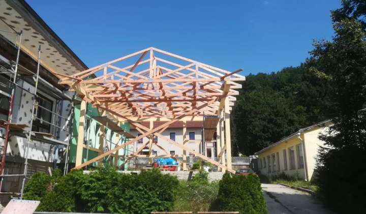 2. fotografia fotogalérie Projekty / Zastrešenie pódia pri Kultúrnom dome