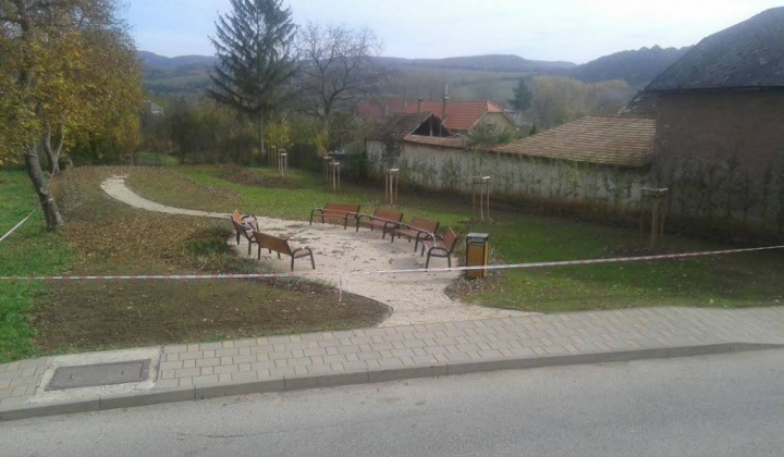 2. fotografia fotogalérie Projekty / Oddychová zóna v centre obce