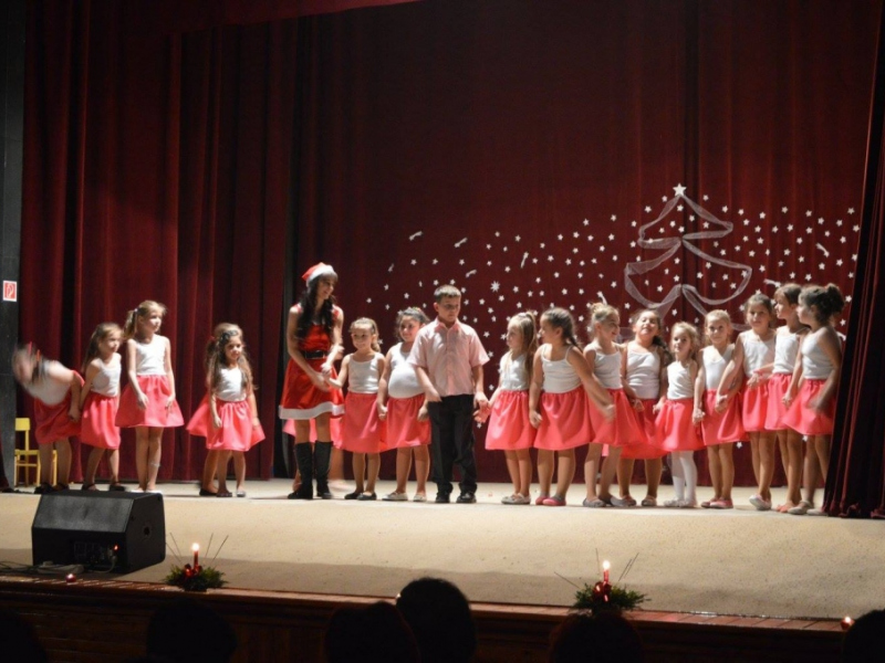 2015/ Karácsonyi esztrád - Vianočná estráda - NAPSUGÁR