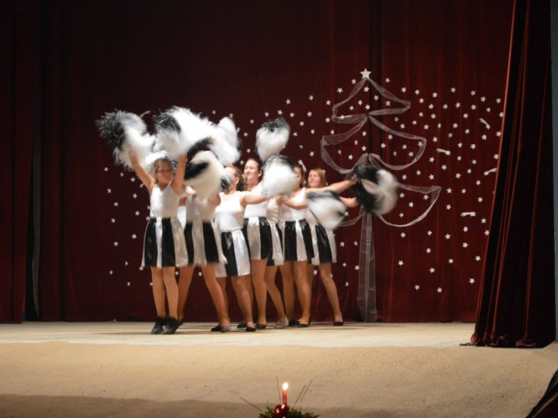 2015/ Karácsonyi esztrád - Vianočná estráda - NAPSUGÁR