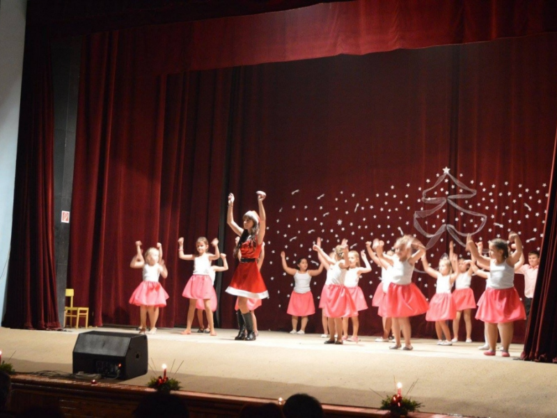 2015/ Karácsonyi esztrád - Vianočná estráda - NAPSUGÁR