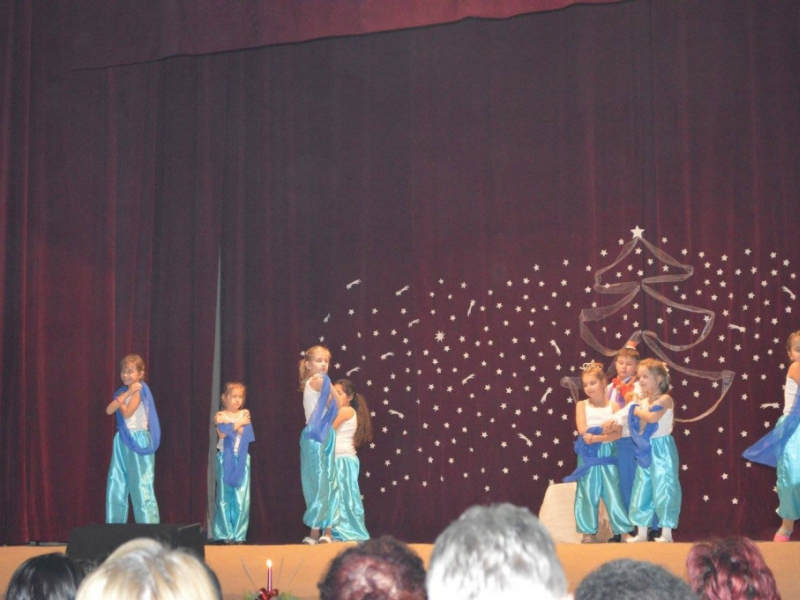 2015/ Karácsonyi esztrád - Vianočná estráda - NAPSUGÁR