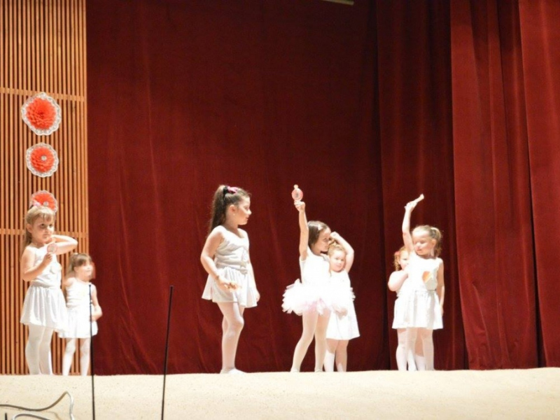 2016/ Anyák napja - Deň matiek - NAPSUGÁR