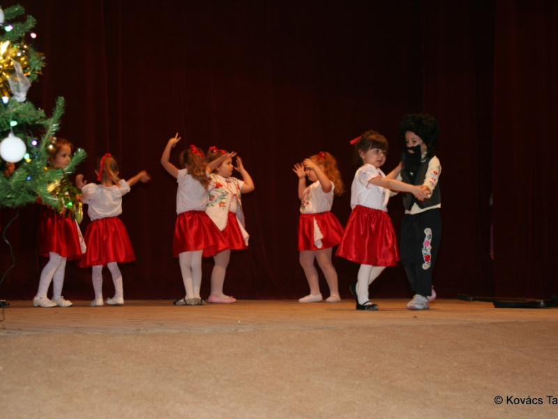 2016/ Karácsonyi esztrád - Vianočná estráda - NAPSUGÁR