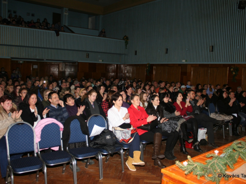 2016/ Karácsonyi esztrád - Vianočná estráda - NAPSUGÁR