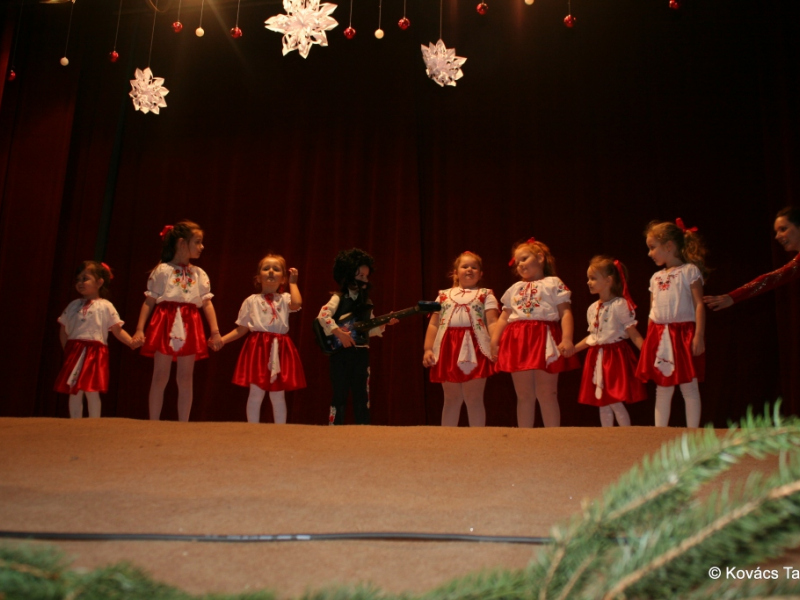 2016/ Karácsonyi esztrád - Vianočná estráda - NAPSUGÁR