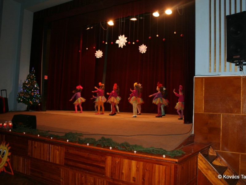 2016/ Karácsonyi esztrád - Vianočná estráda - NAPSUGÁR