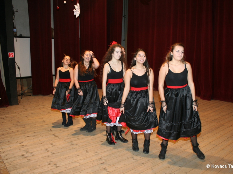 2016/ Karácsonyi esztrád - Vianočná estráda - NAPSUGÁR