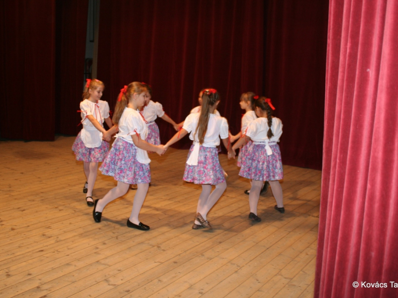 2016/ Karácsonyi esztrád - Vianočná estráda - NAPSUGÁR