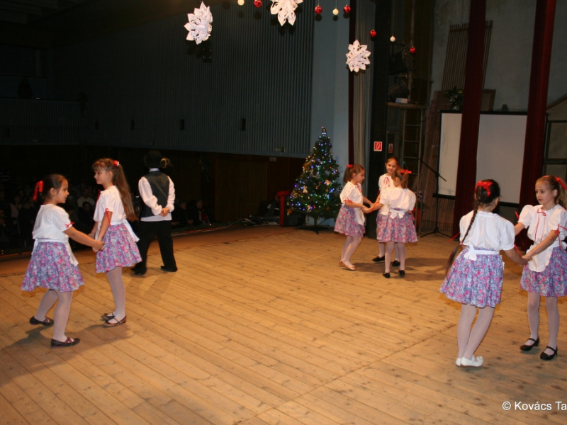 2016/ Karácsonyi esztrád - Vianočná estráda - NAPSUGÁR