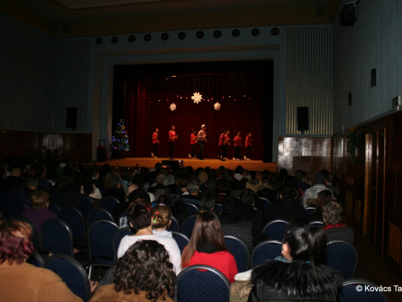 2016/ Karácsonyi esztrád - Vianočná estráda - NAPSUGÁR