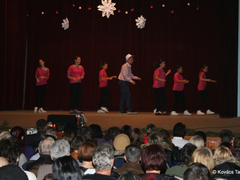 2016/ Karácsonyi esztrád - Vianočná estráda - NAPSUGÁR