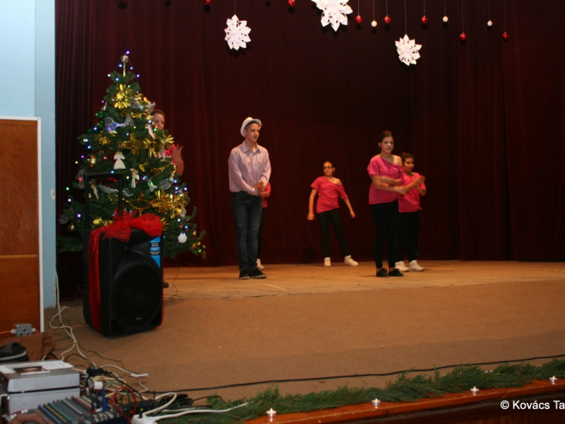 2016/ Karácsonyi esztrád - Vianočná estráda - NAPSUGÁR