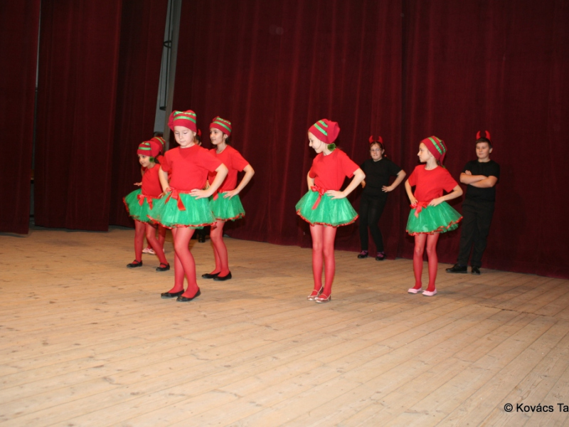 2016/ Karácsonyi esztrád - Vianočná estráda - NAPSUGÁR