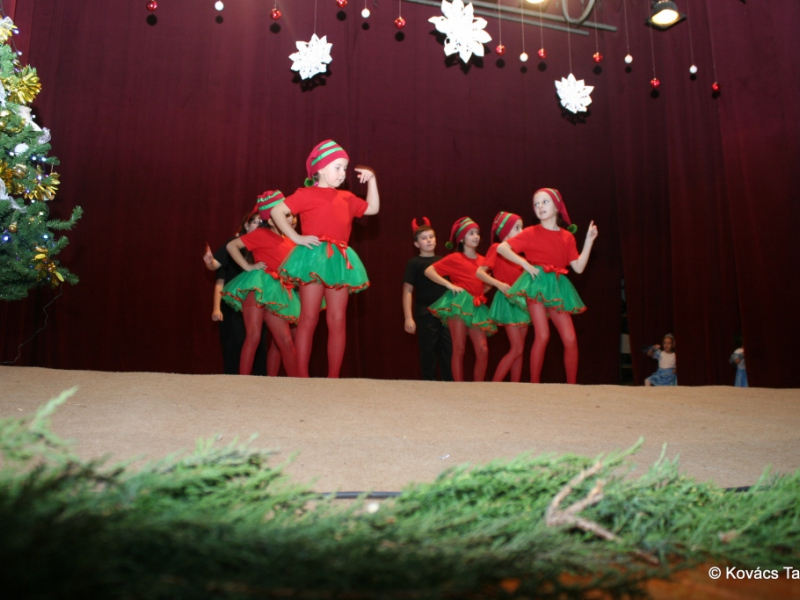 2016/ Karácsonyi esztrád - Vianočná estráda - NAPSUGÁR