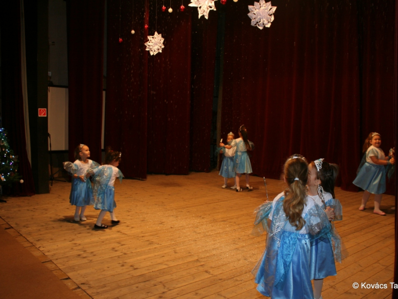 2016/ Karácsonyi esztrád - Vianočná estráda - NAPSUGÁR