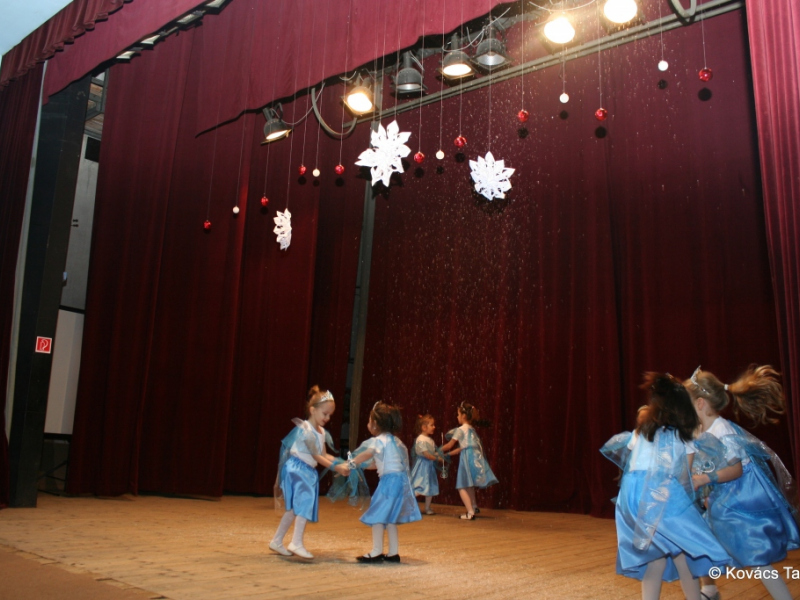 2016/ Karácsonyi esztrád - Vianočná estráda - NAPSUGÁR