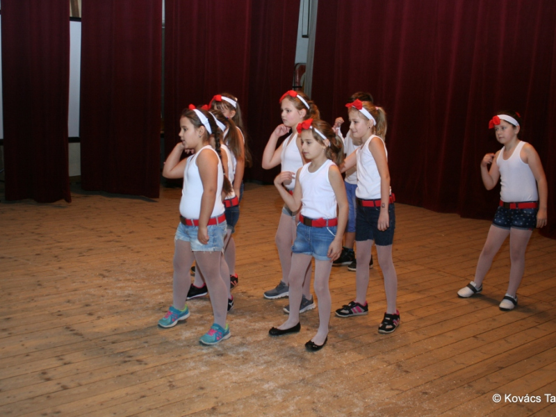 2016/ Karácsonyi esztrád - Vianočná estráda - NAPSUGÁR