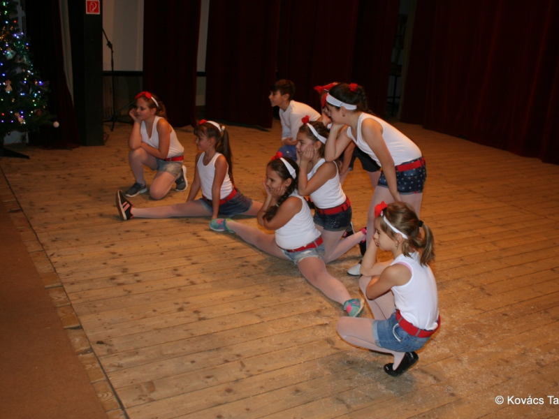 2016/ Karácsonyi esztrád - Vianočná estráda - NAPSUGÁR