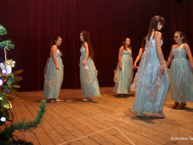 2016/ Karácsonyi esztrád - Vianočná estráda - NAPSUGÁR