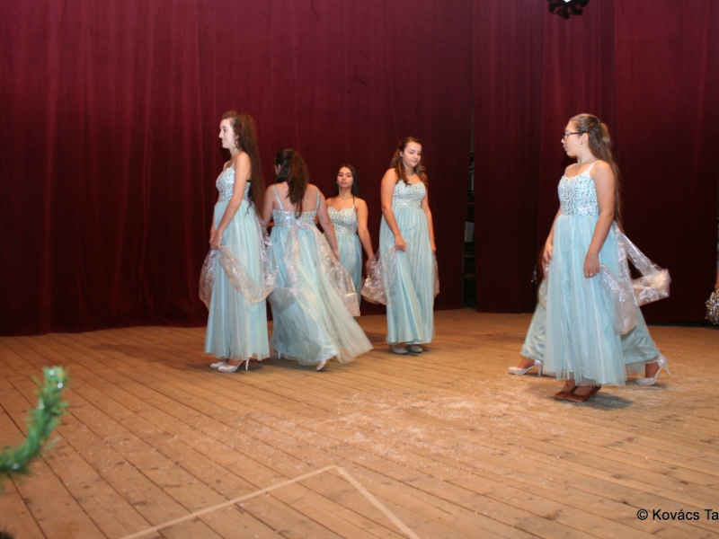 2016/ Karácsonyi esztrád - Vianočná estráda - NAPSUGÁR