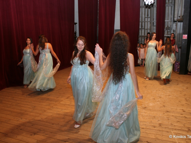 2016/ Karácsonyi esztrád - Vianočná estráda - NAPSUGÁR