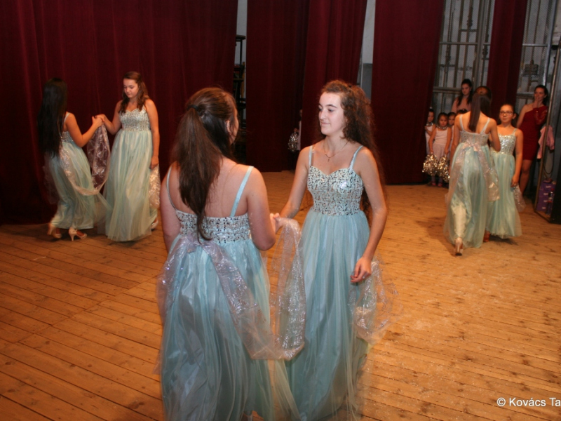 2016/ Karácsonyi esztrád - Vianočná estráda - NAPSUGÁR