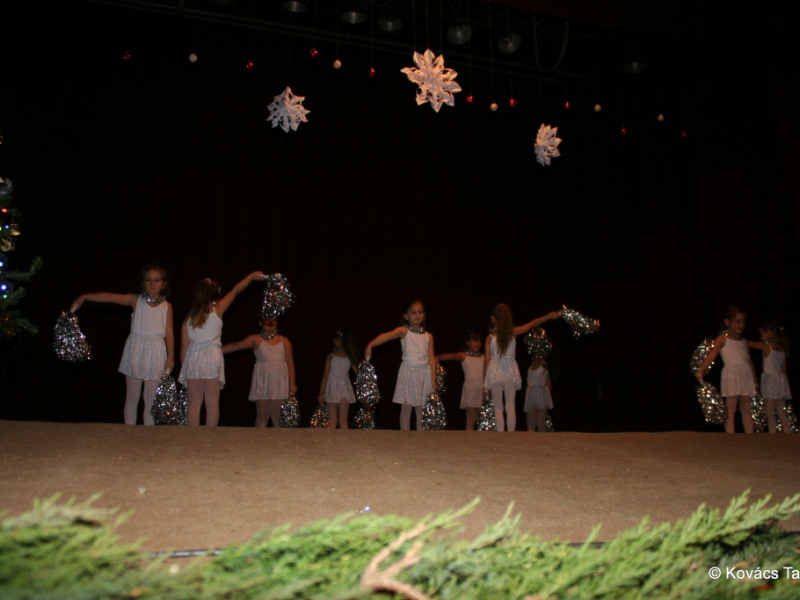 2016/ Karácsonyi esztrád - Vianočná estráda - NAPSUGÁR