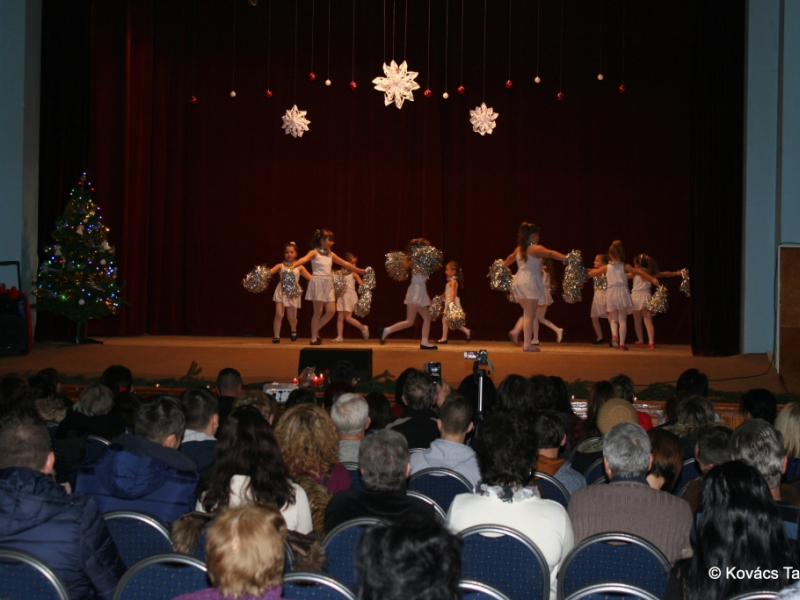 2016/ Karácsonyi esztrád - Vianočná estráda - NAPSUGÁR