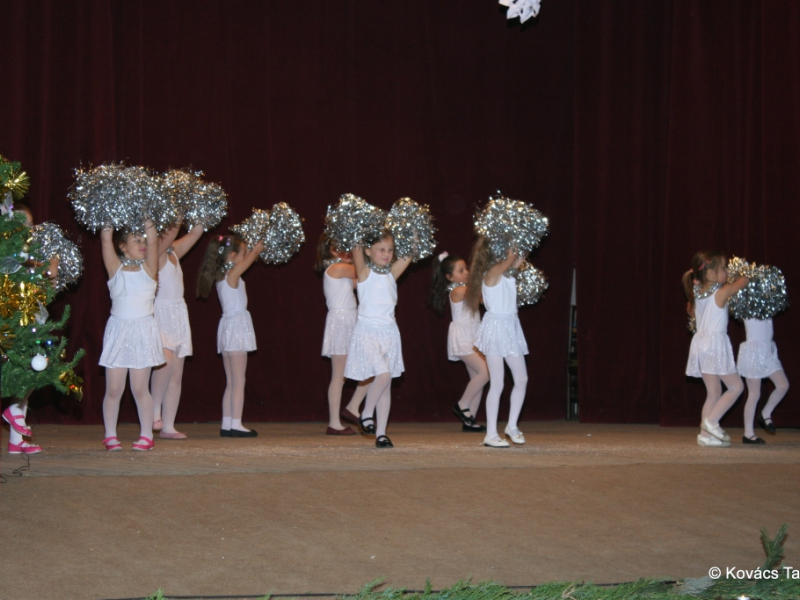 2016/ Karácsonyi esztrád - Vianočná estráda - NAPSUGÁR