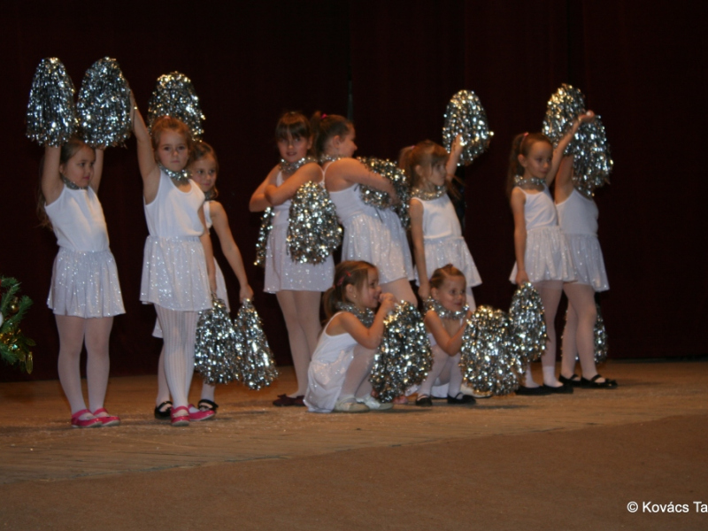 2016/ Karácsonyi esztrád - Vianočná estráda - NAPSUGÁR