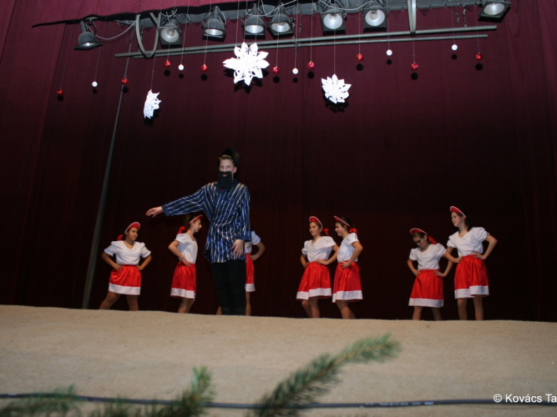 2016/ Karácsonyi esztrád - Vianočná estráda - NAPSUGÁR