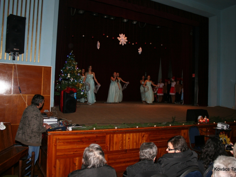 2016/ Karácsonyi esztrád - Vianočná estráda - NAPSUGÁR