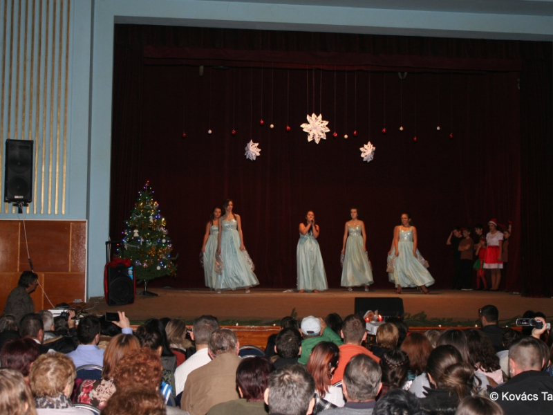 2016/ Karácsonyi esztrád - Vianočná estráda - NAPSUGÁR