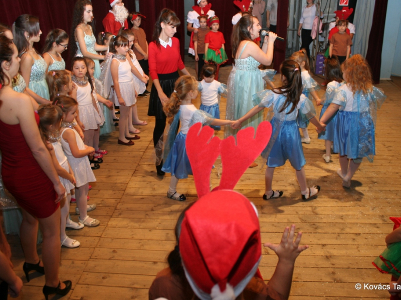 2016/ Karácsonyi esztrád - Vianočná estráda - NAPSUGÁR