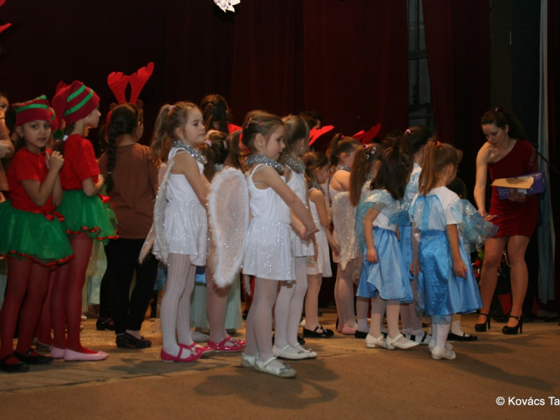 2016/ Karácsonyi esztrád - Vianočná estráda - NAPSUGÁR