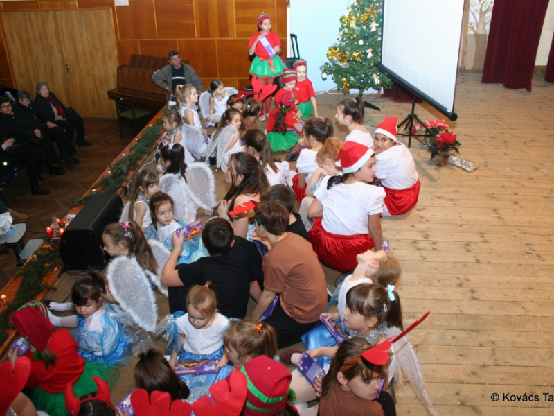 2016/ Karácsonyi esztrád - Vianočná estráda - NAPSUGÁR