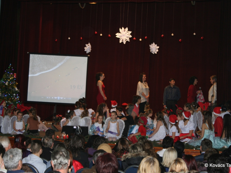 2016/ Karácsonyi esztrád - Vianočná estráda - NAPSUGÁR