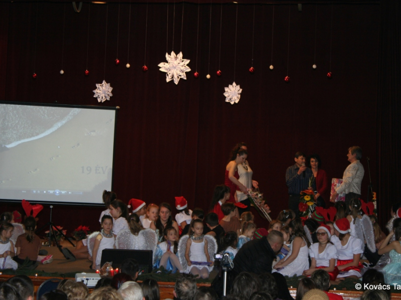 2016/ Karácsonyi esztrád - Vianočná estráda - NAPSUGÁR