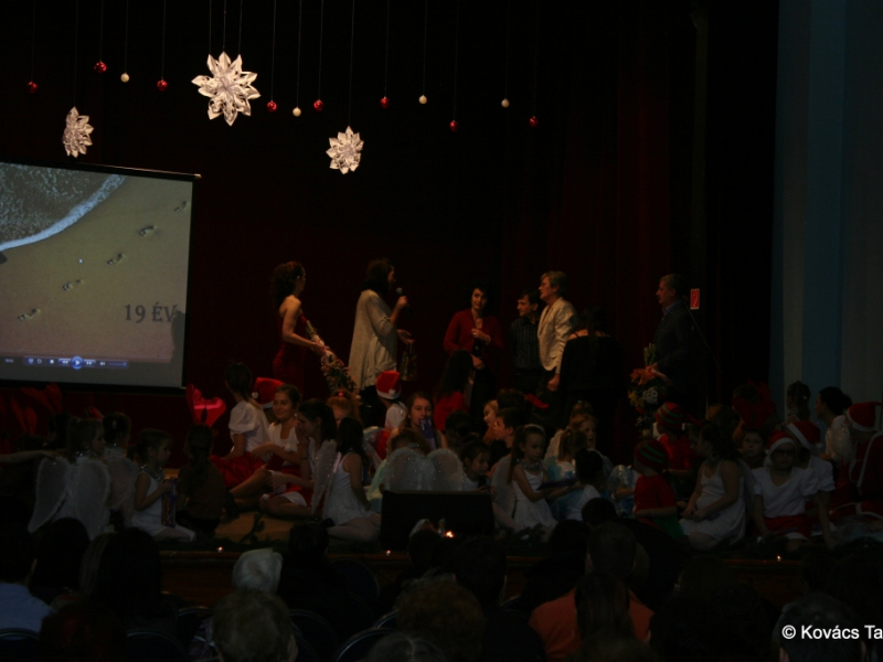 2016/ Karácsonyi esztrád - Vianočná estráda - NAPSUGÁR