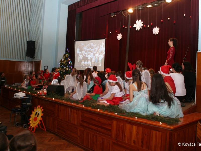 2016/ Karácsonyi esztrád - Vianočná estráda - NAPSUGÁR