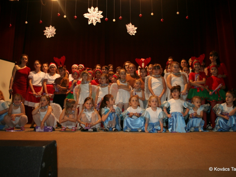 2016/ Karácsonyi esztrád - Vianočná estráda - NAPSUGÁR 