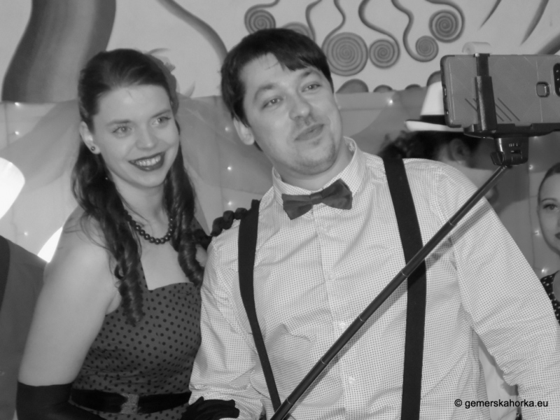 2017/ RETRO bál-ples